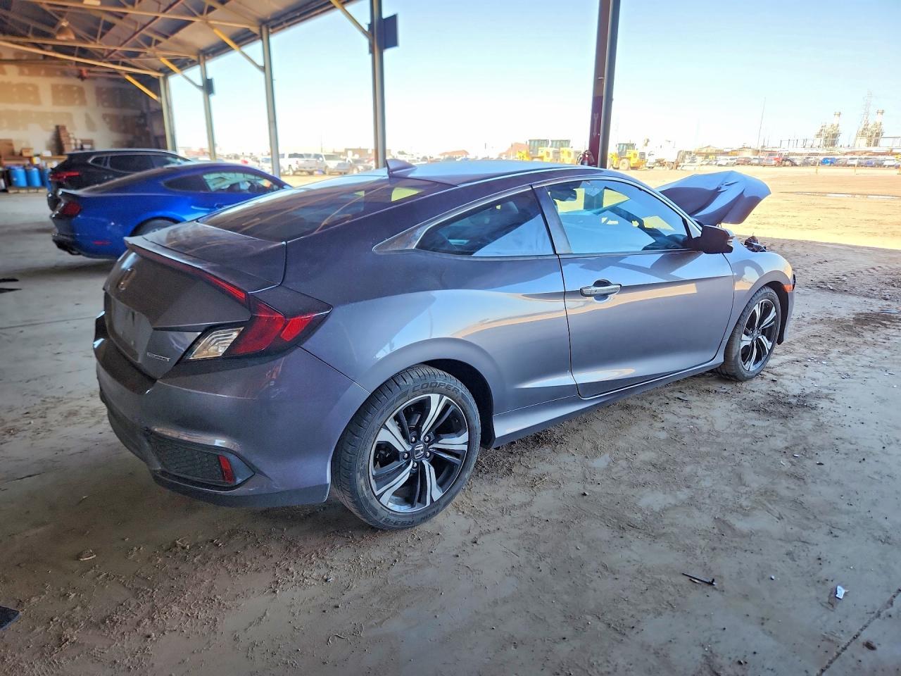 2016 Honda Civic Touring - Фото 3