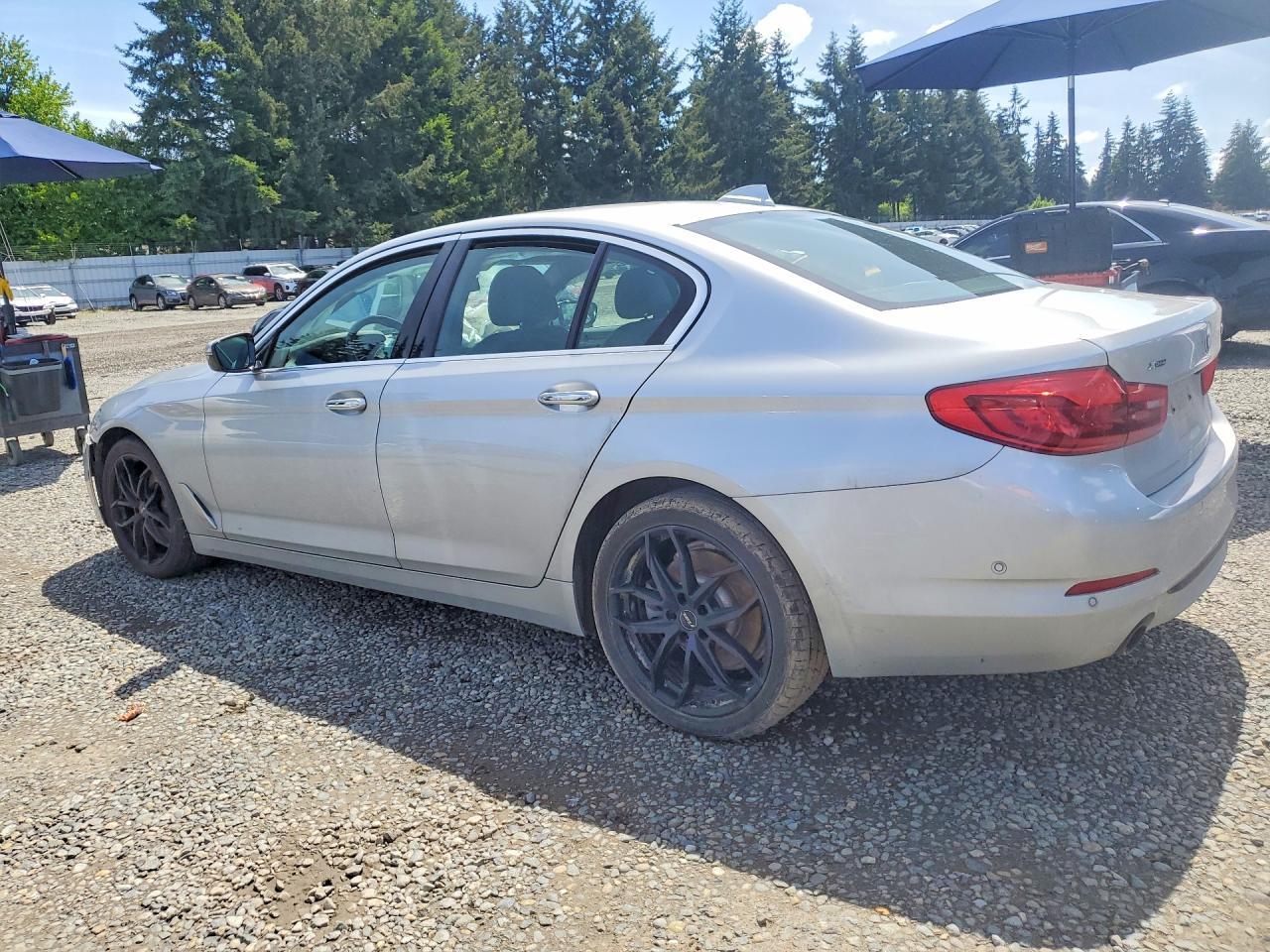 2018 BMW 530 Xi - Фото 2