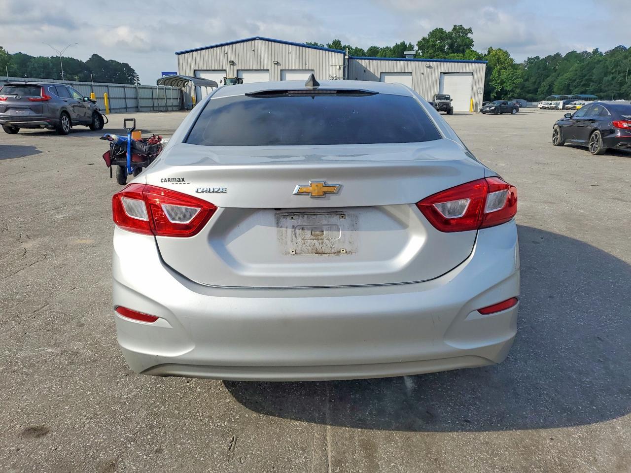 2017 Chevrolet Cruze Ls - Image 6