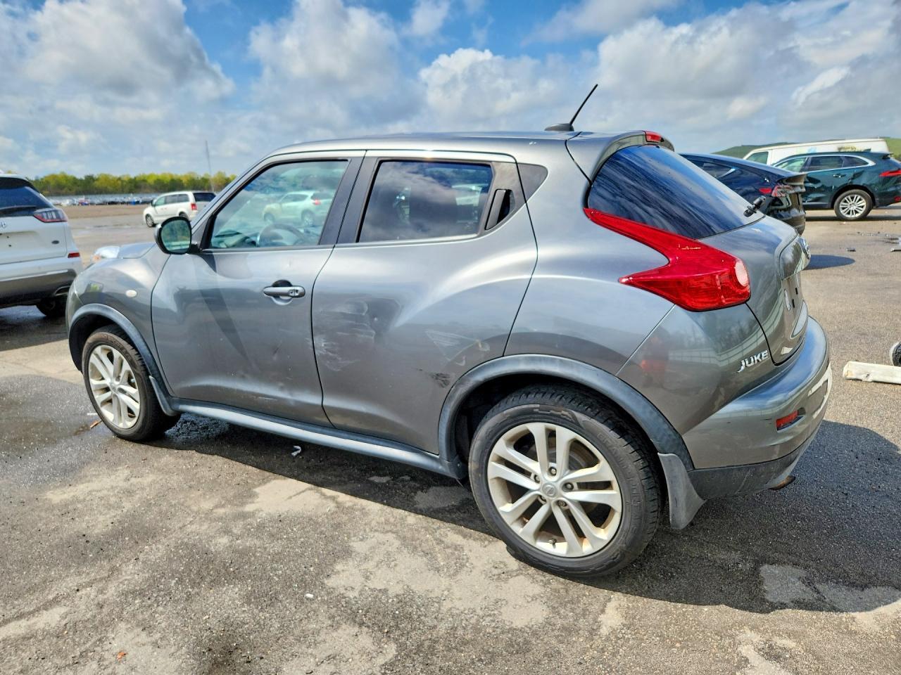 2012 Nissan Juke S - Image 2