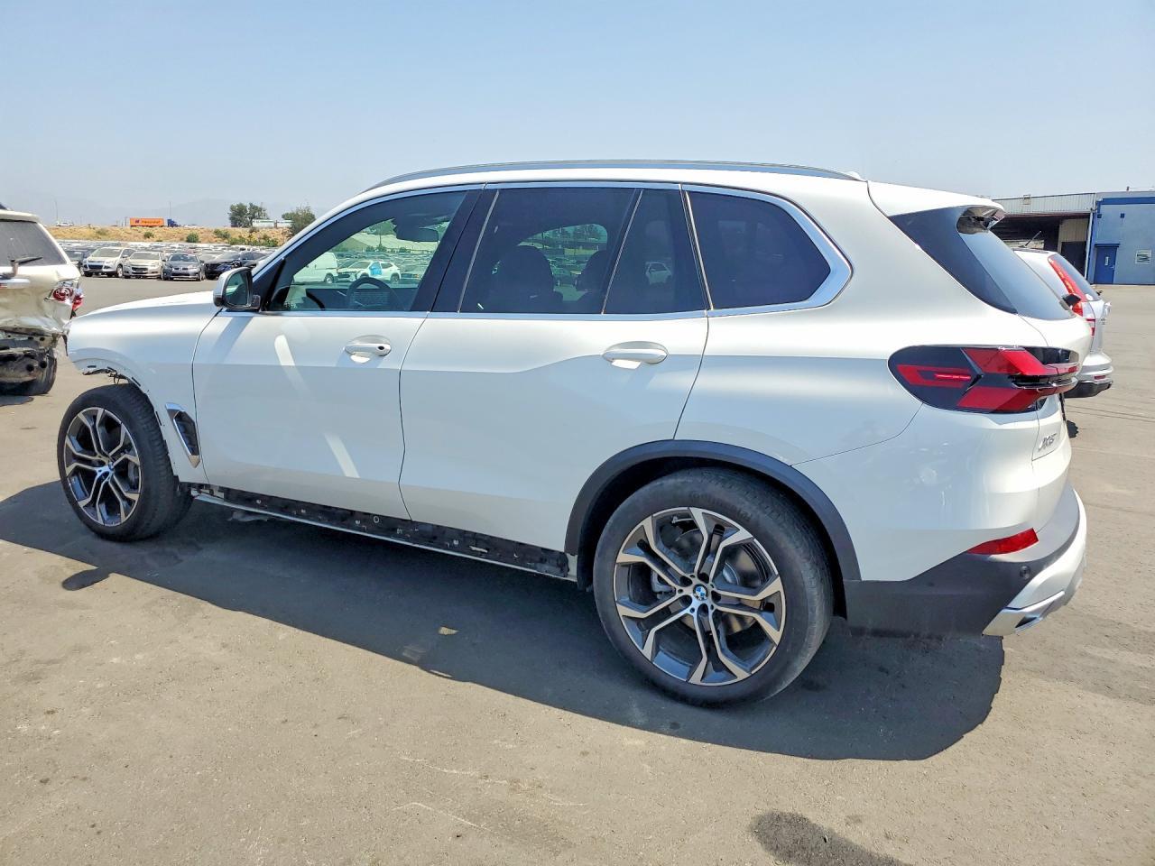 2025 BMW X5 Sdrive 40I - Image 2