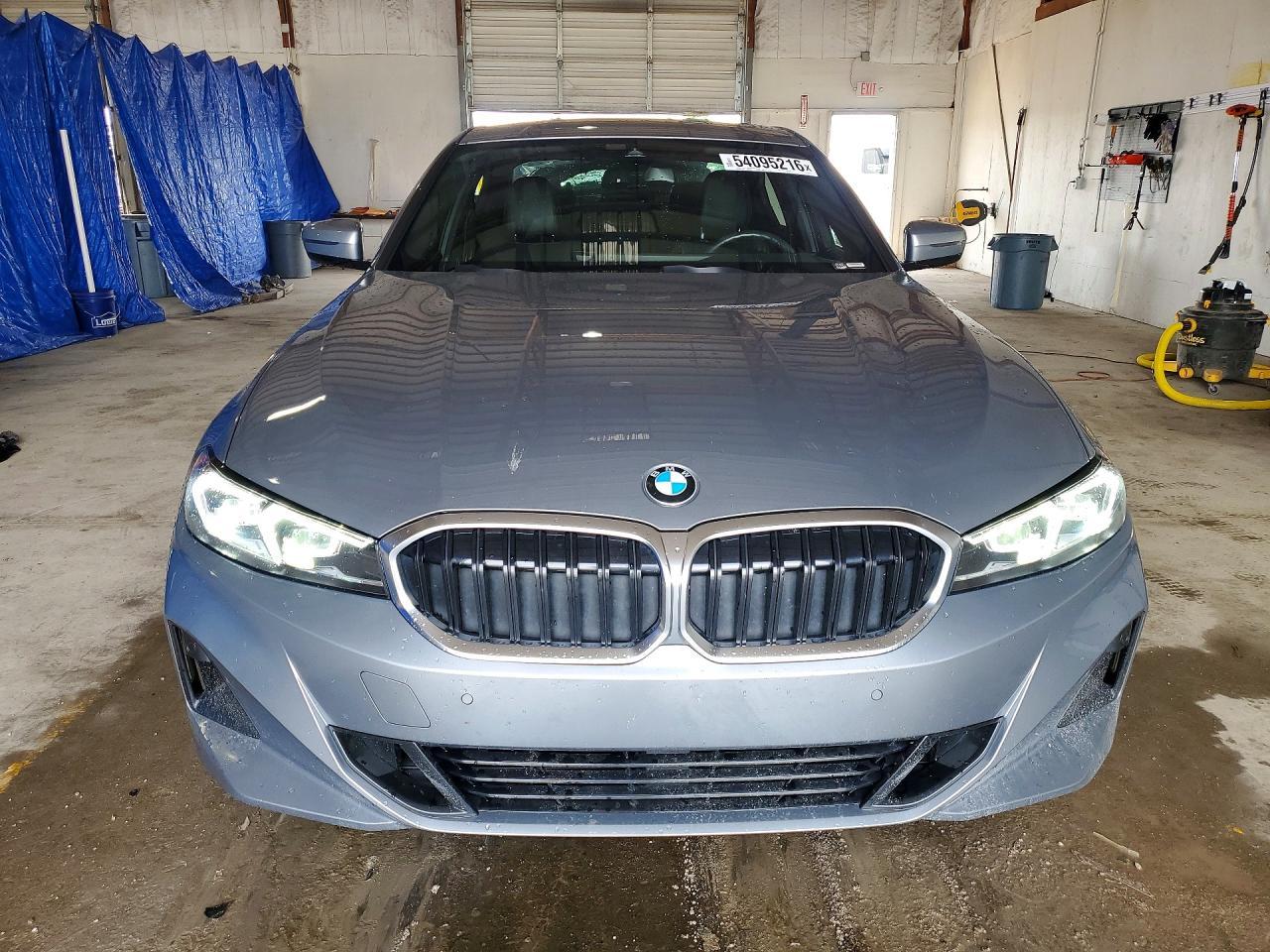2024 BMW 330Xi - Фото 5