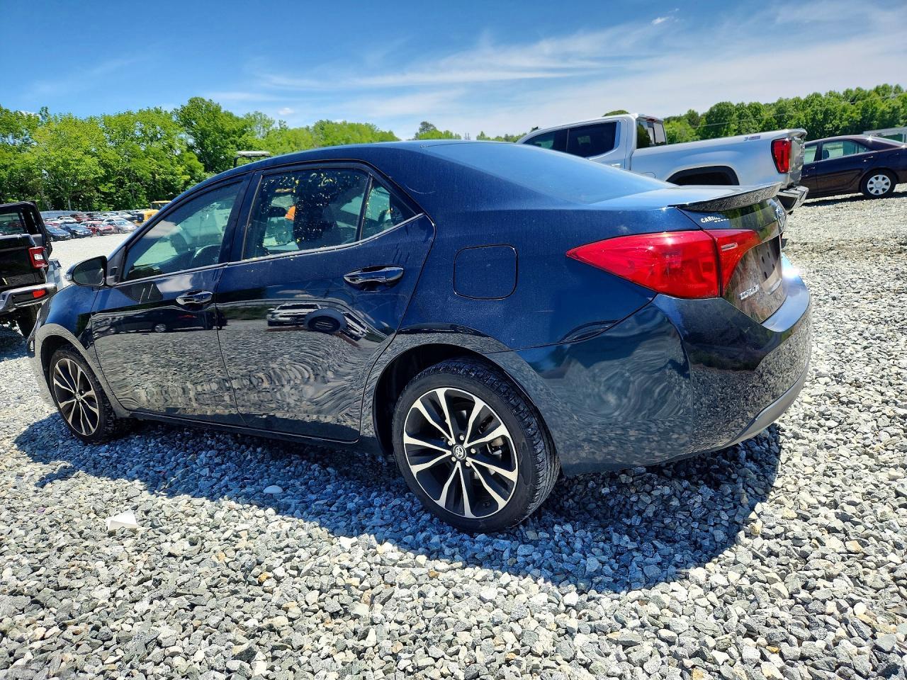 2017 Toyota Corolla Se - Image 2