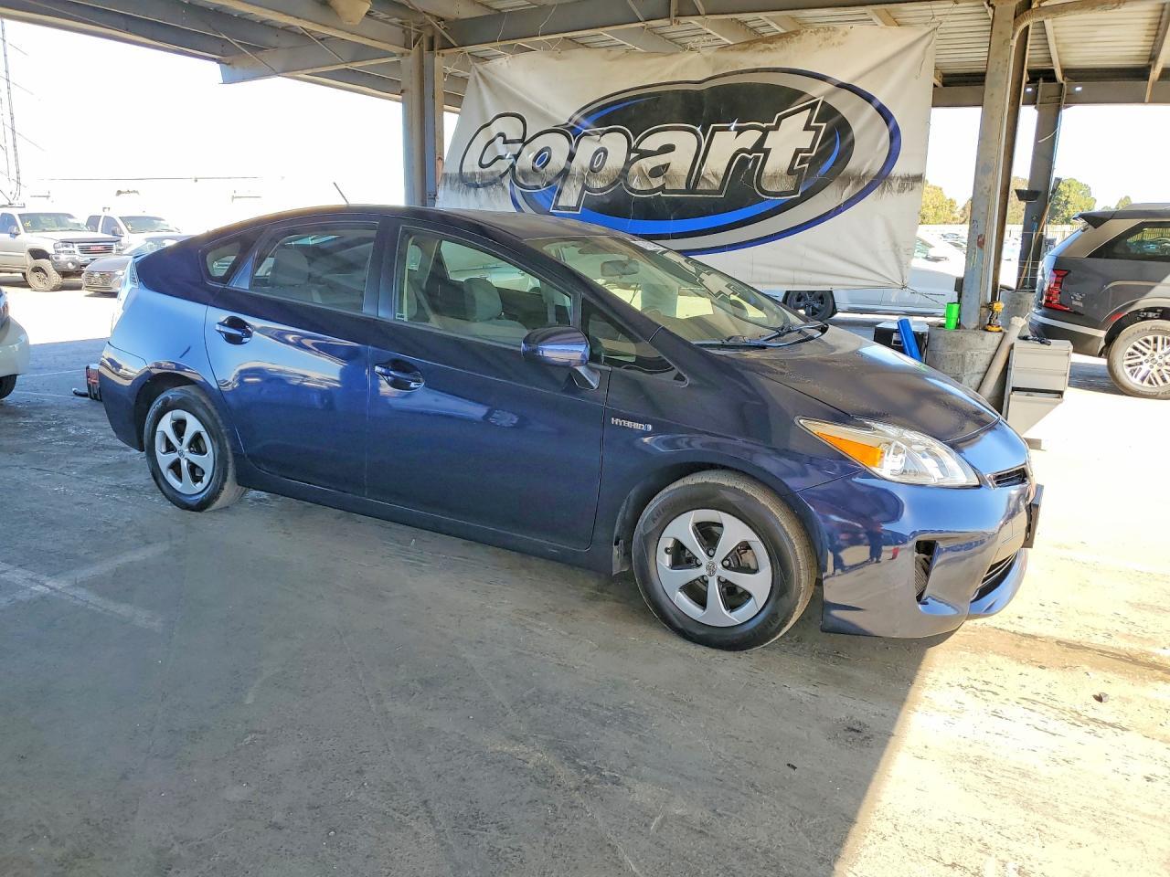2013 Toyota Prius Three - Фото 4