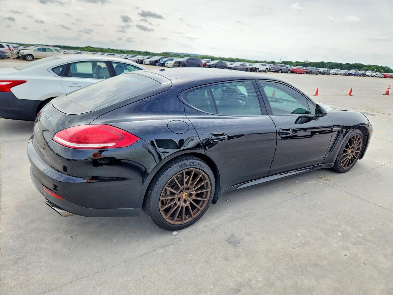 2014 Porsche Panamera S - Image 3