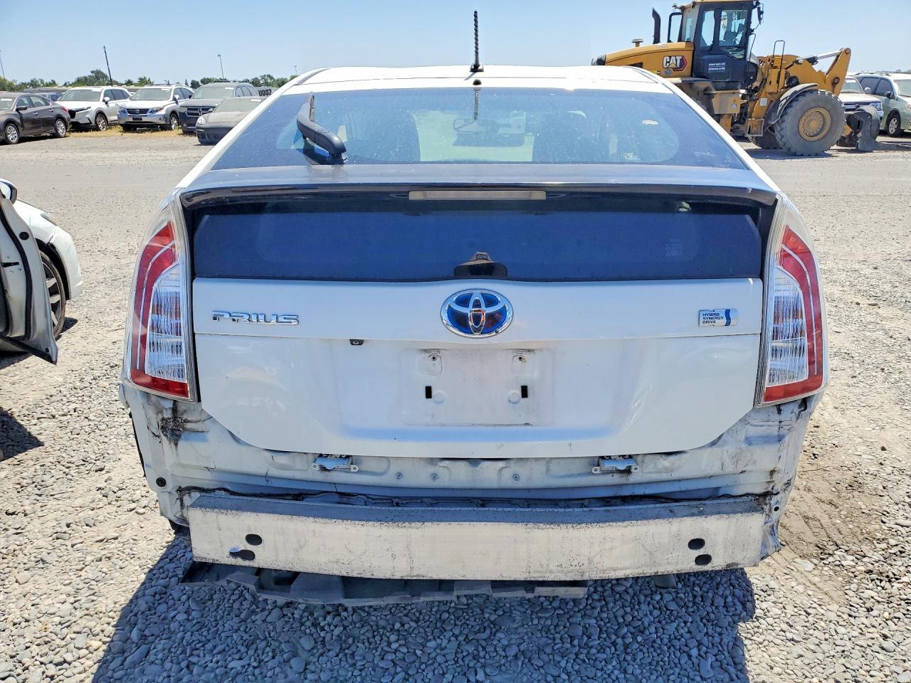 2015 Toyota Prius Two - Фото 6