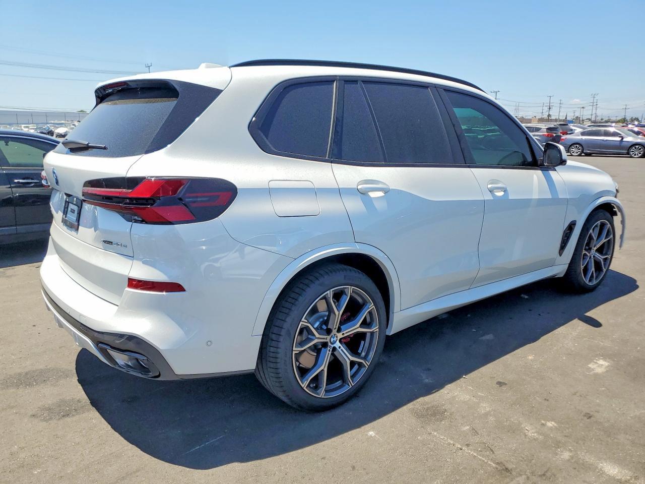 2026 BMW X5 xDrive50E - Фото 3
