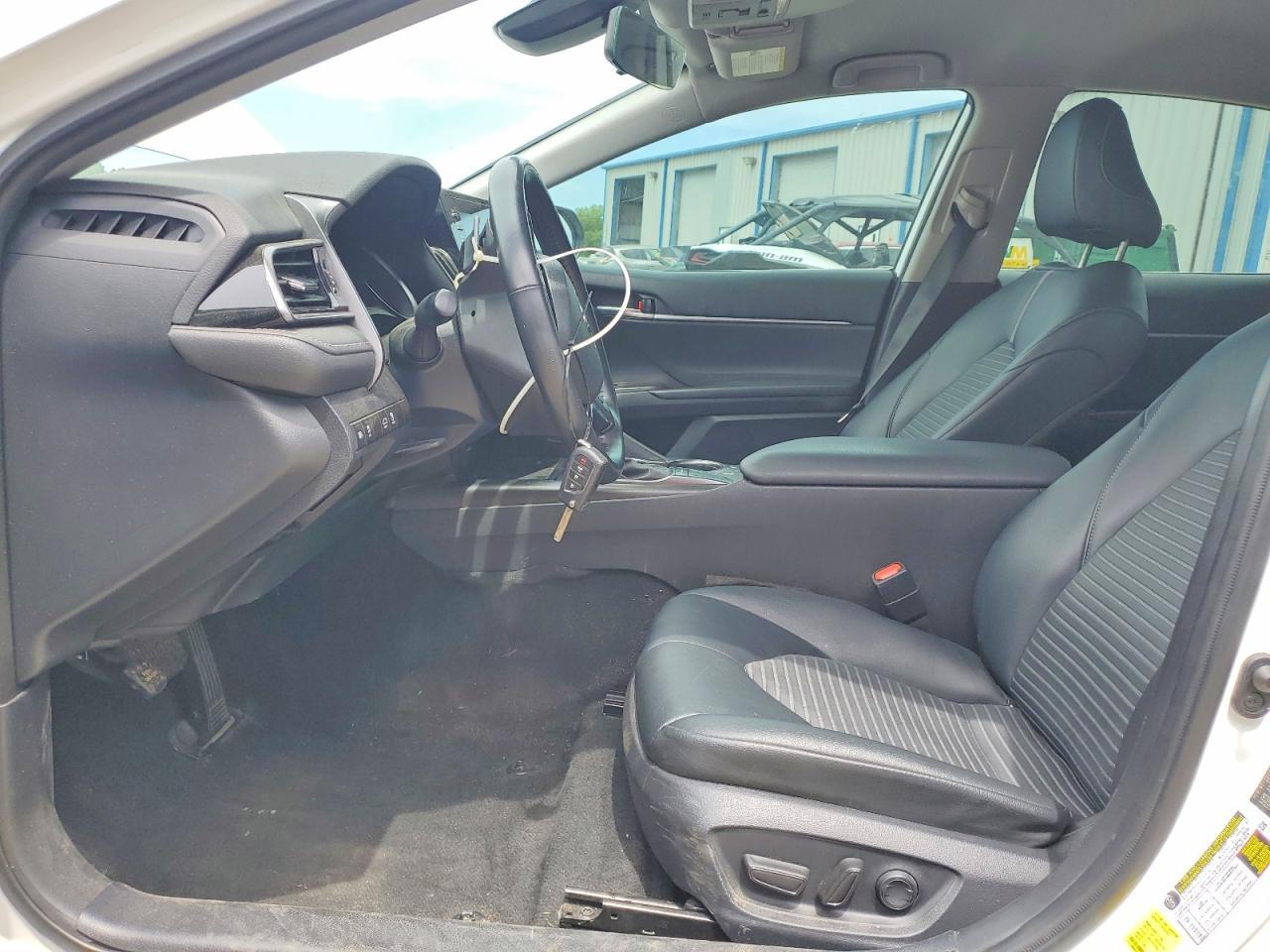 2023 Toyota Camry Se - Image 7