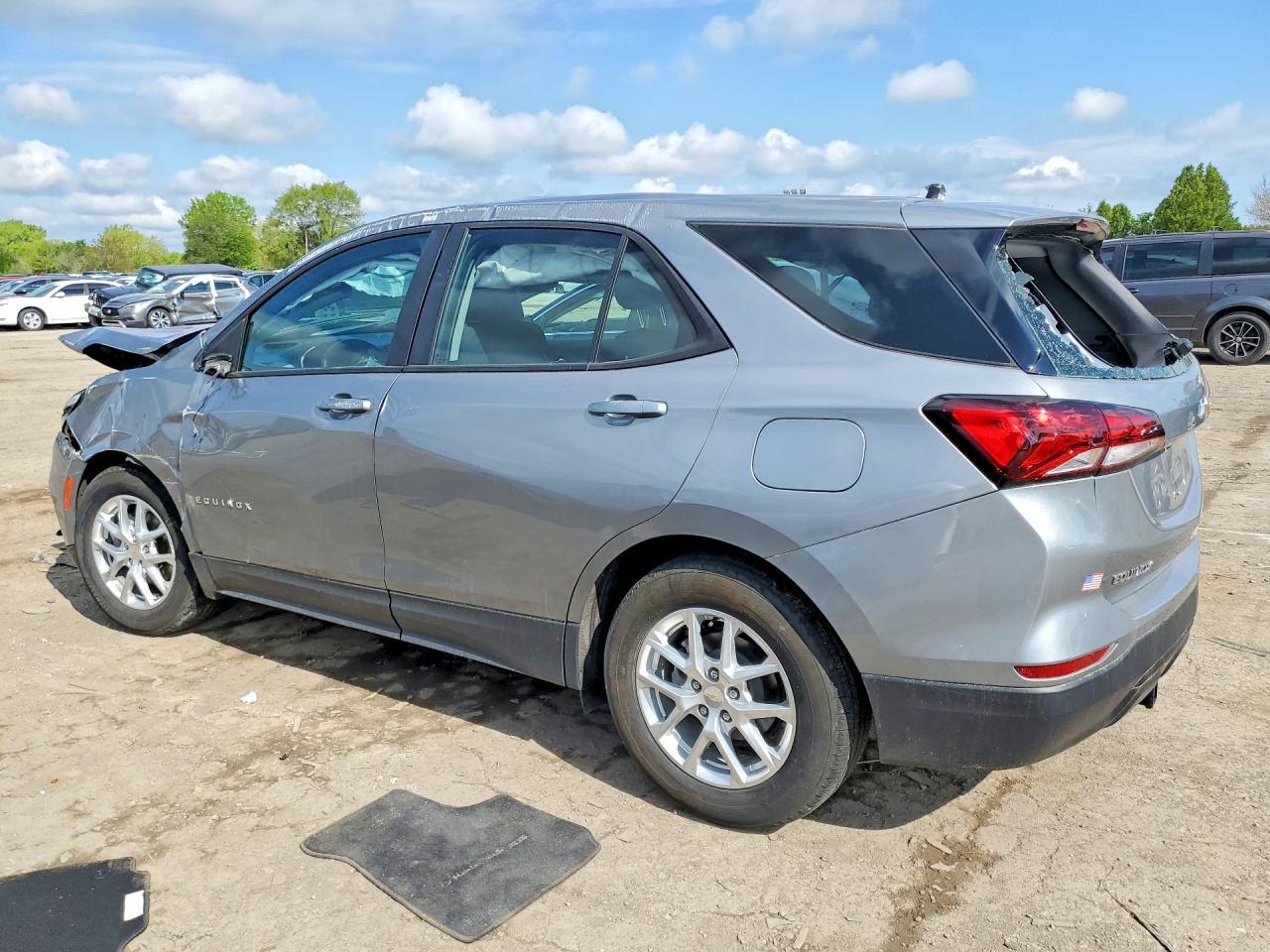 2024 Chevrolet Equinox Ls - Image 2
