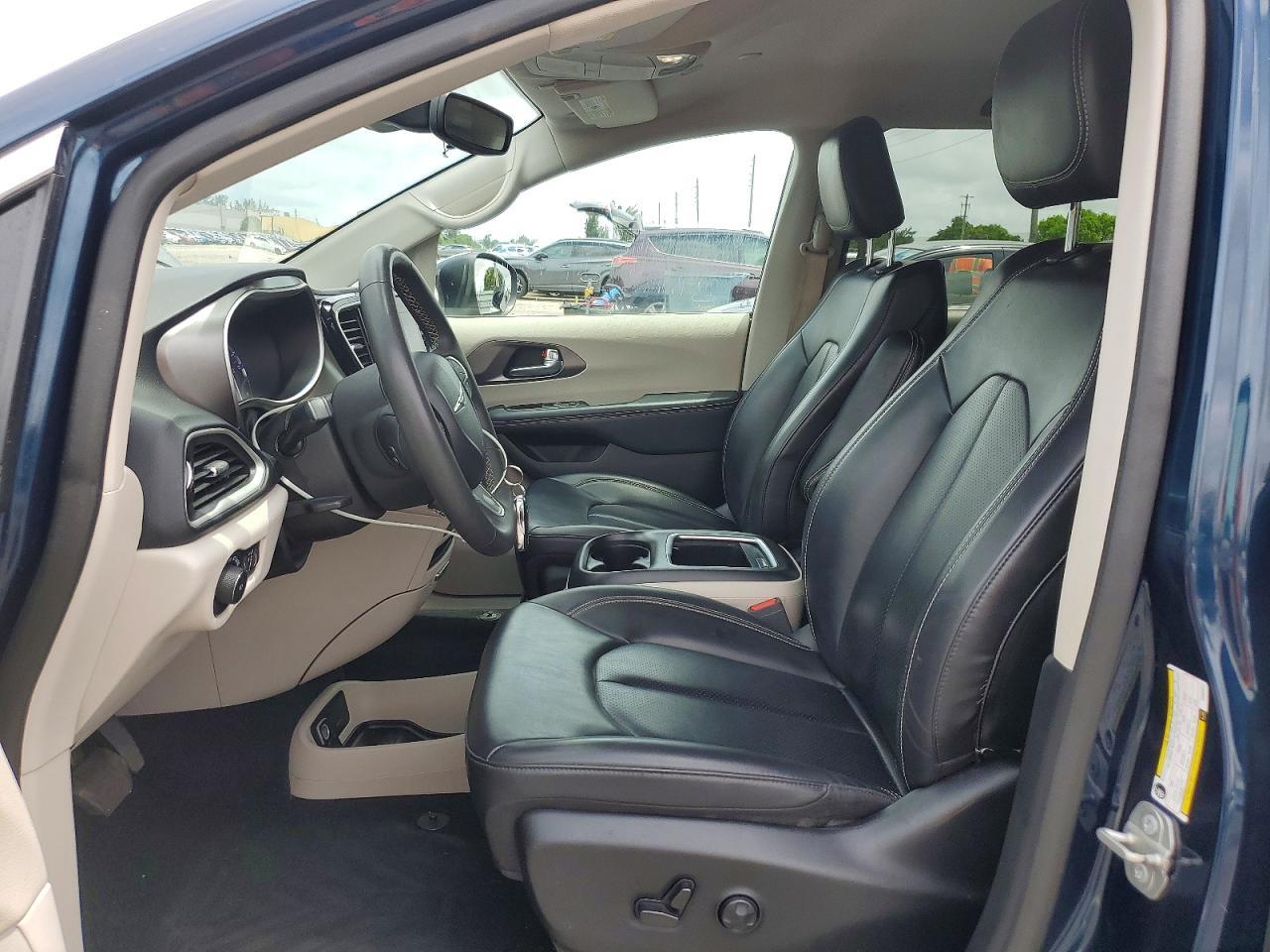 2023 Chrysler Pacifica Touring L - Фото 7