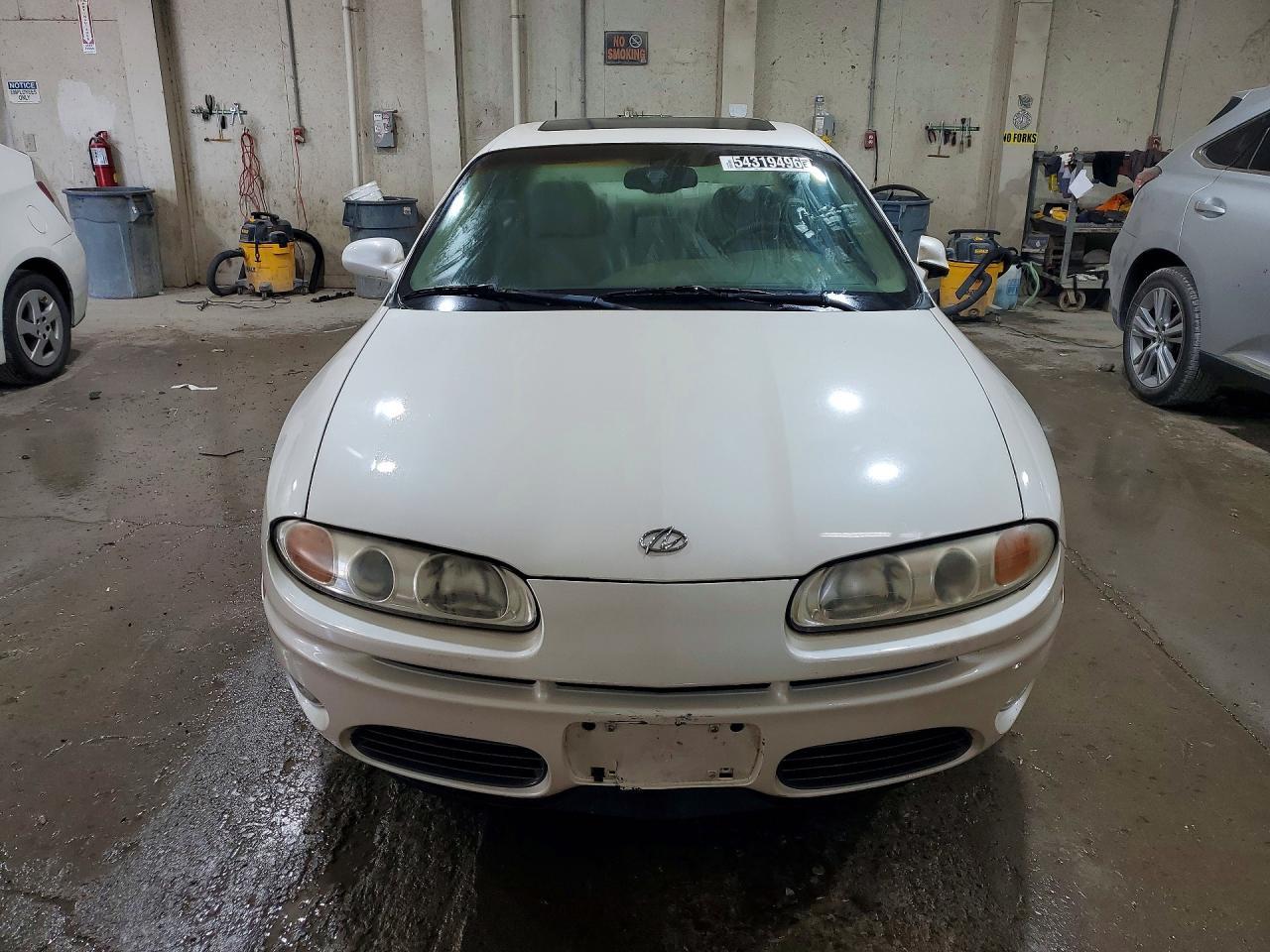 2002 Oldsmobile Aurora - Image 5