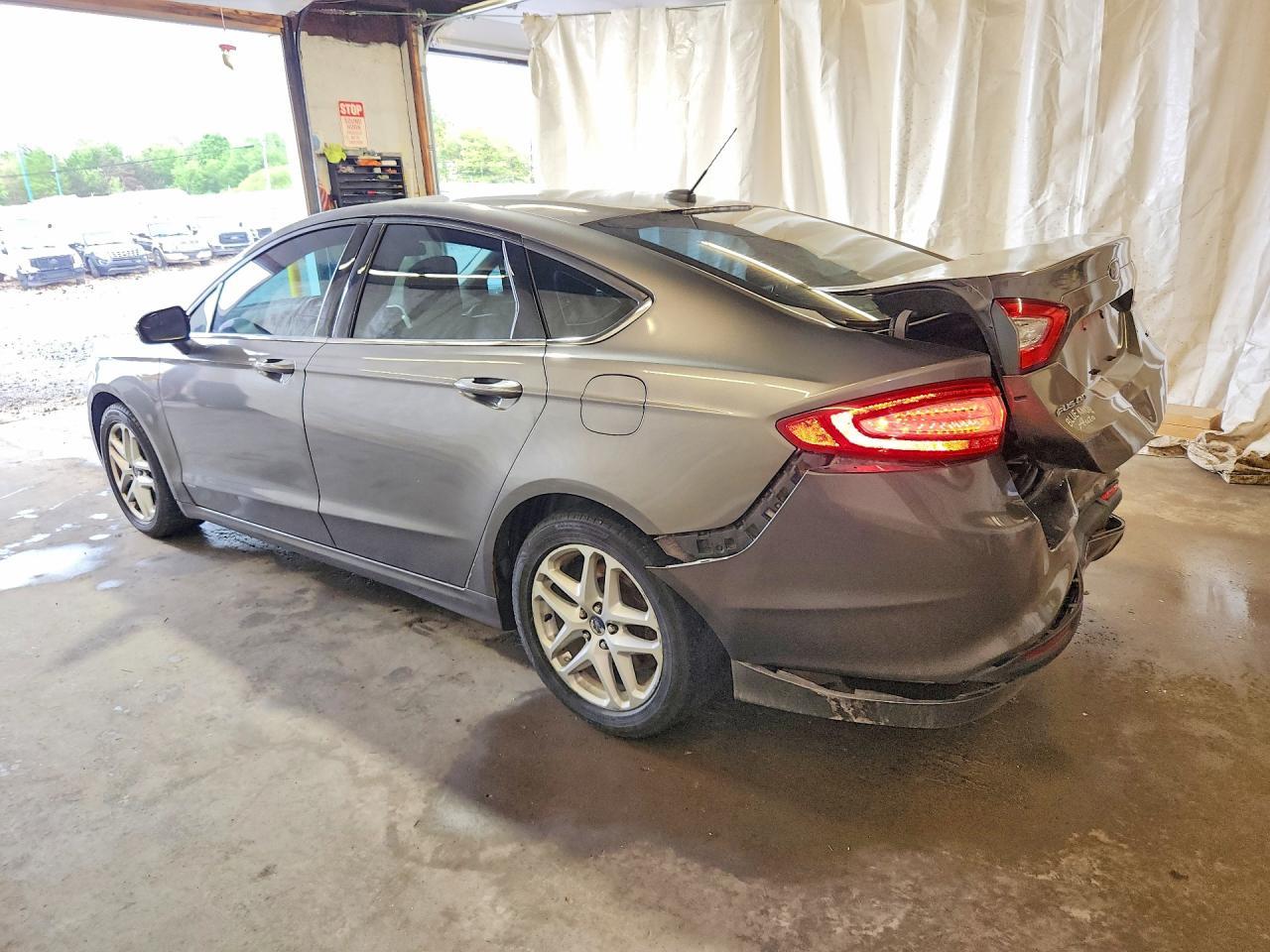 2014 Ford Fusion Se - Image 2