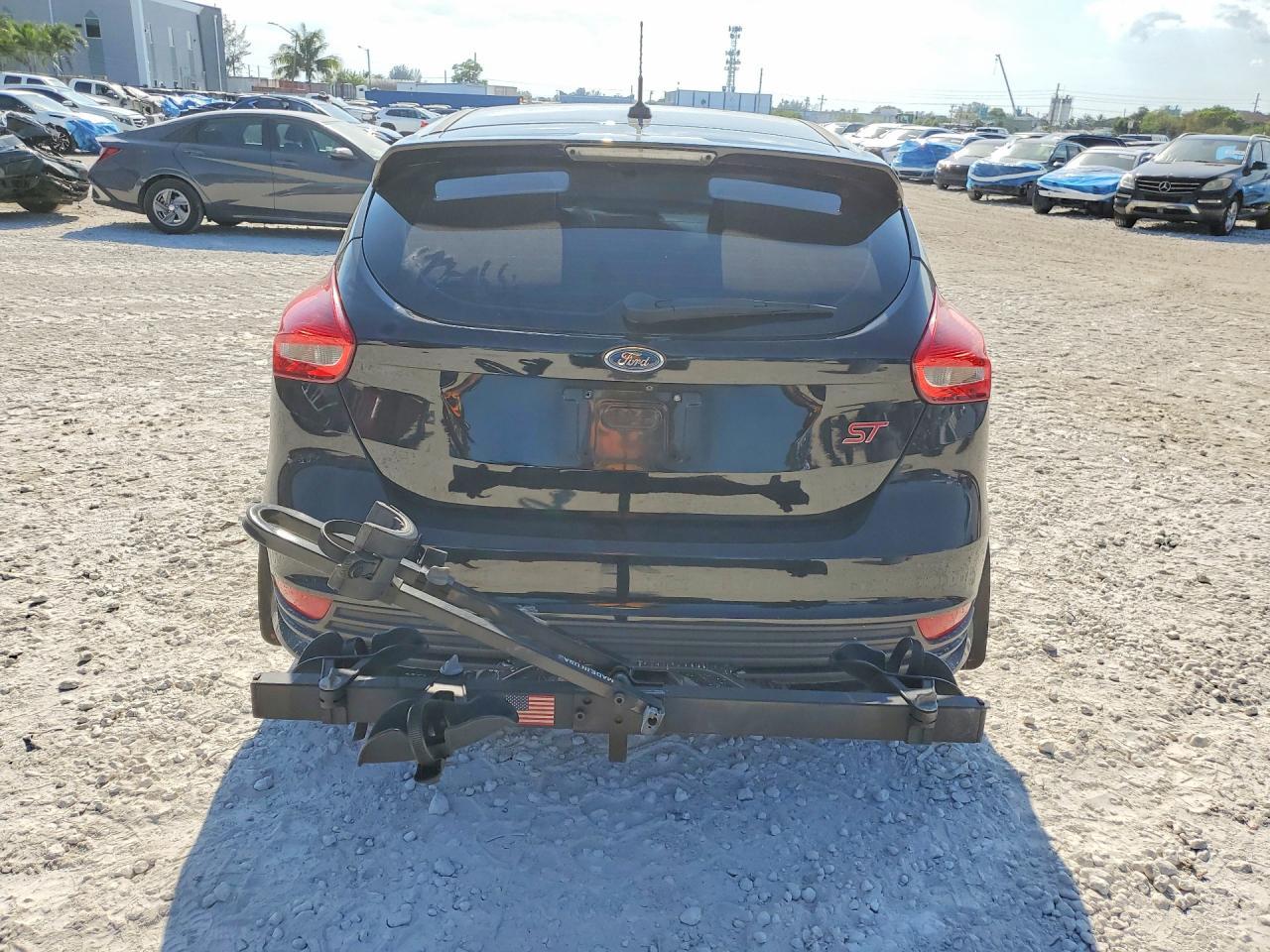 2017 Ford Focus St - Image 6