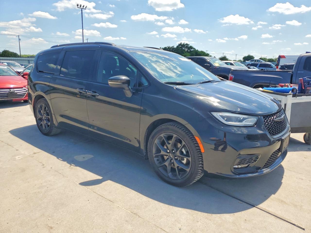 2023 Chrysler Pacifica Touring L - Фото 4