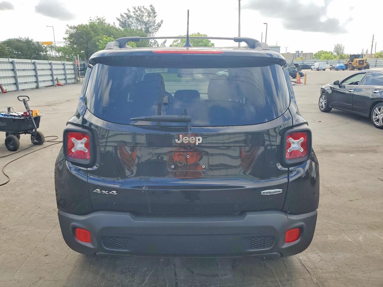 2016 Jeep Renegade Latitude - Фото 6