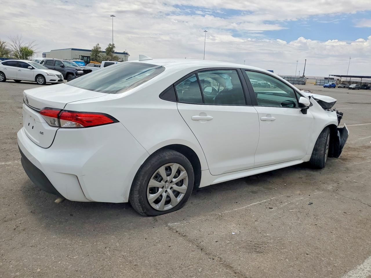 2024 Toyota Corolla Le - Фото 3