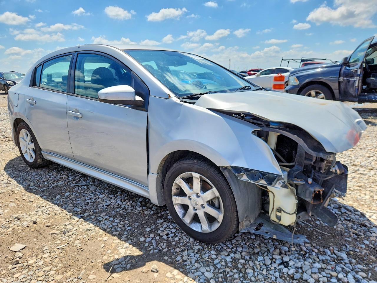 2011 Nissan Sentra 2.0 - Image 4