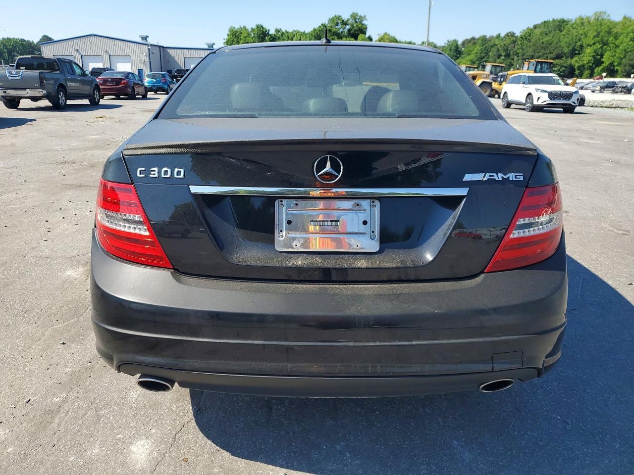 2010 Mercedes-Benz C 300 - Фото 6