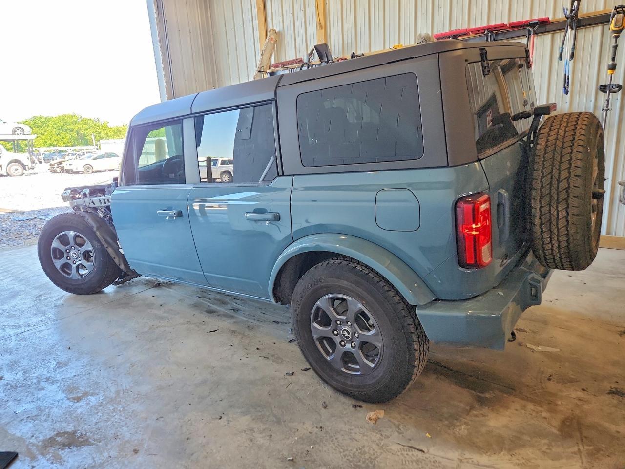 2023 Ford Bronco Base - Фото 2