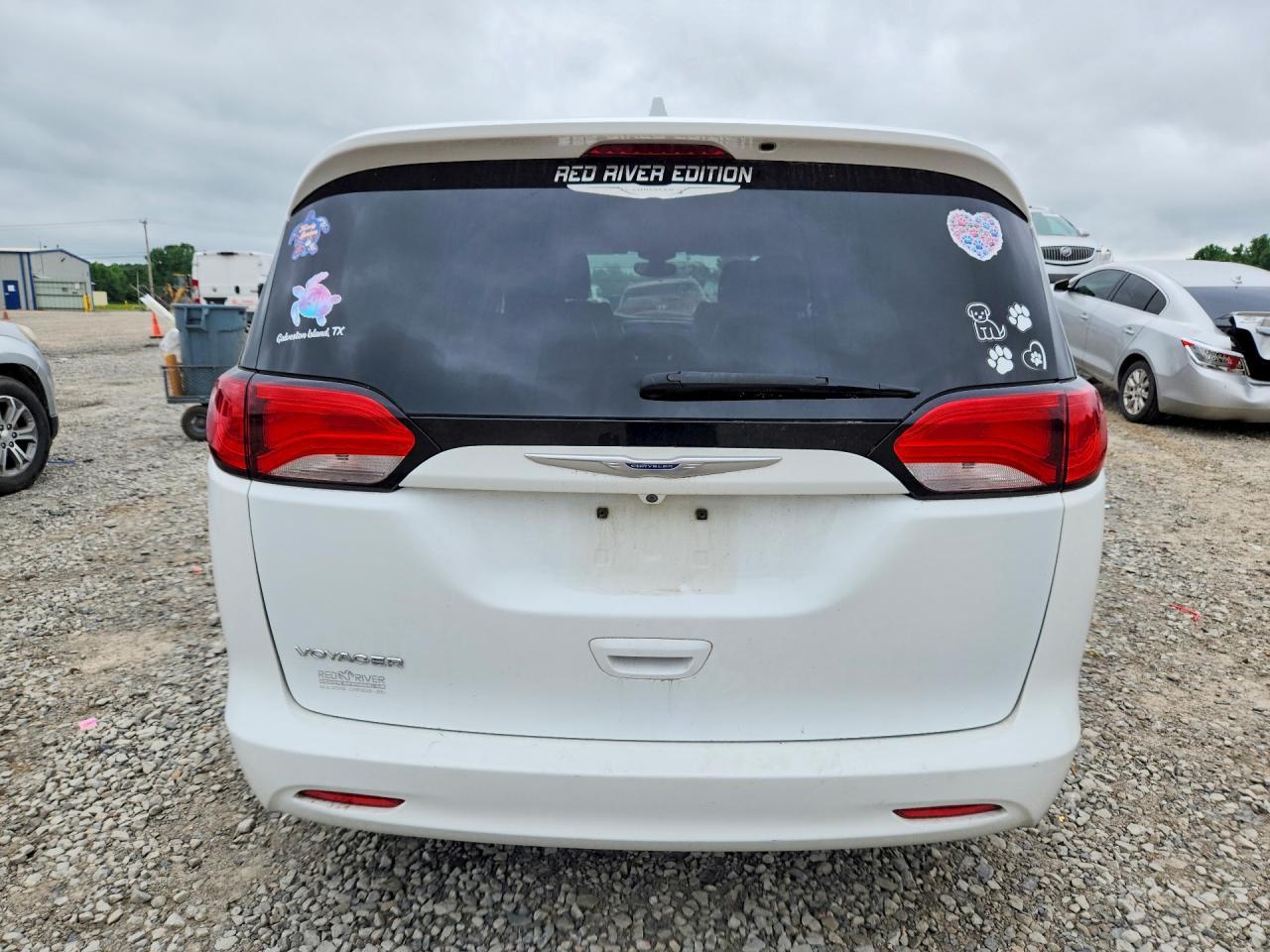 2020 Chrysler Voyager Lxi - Фото 6