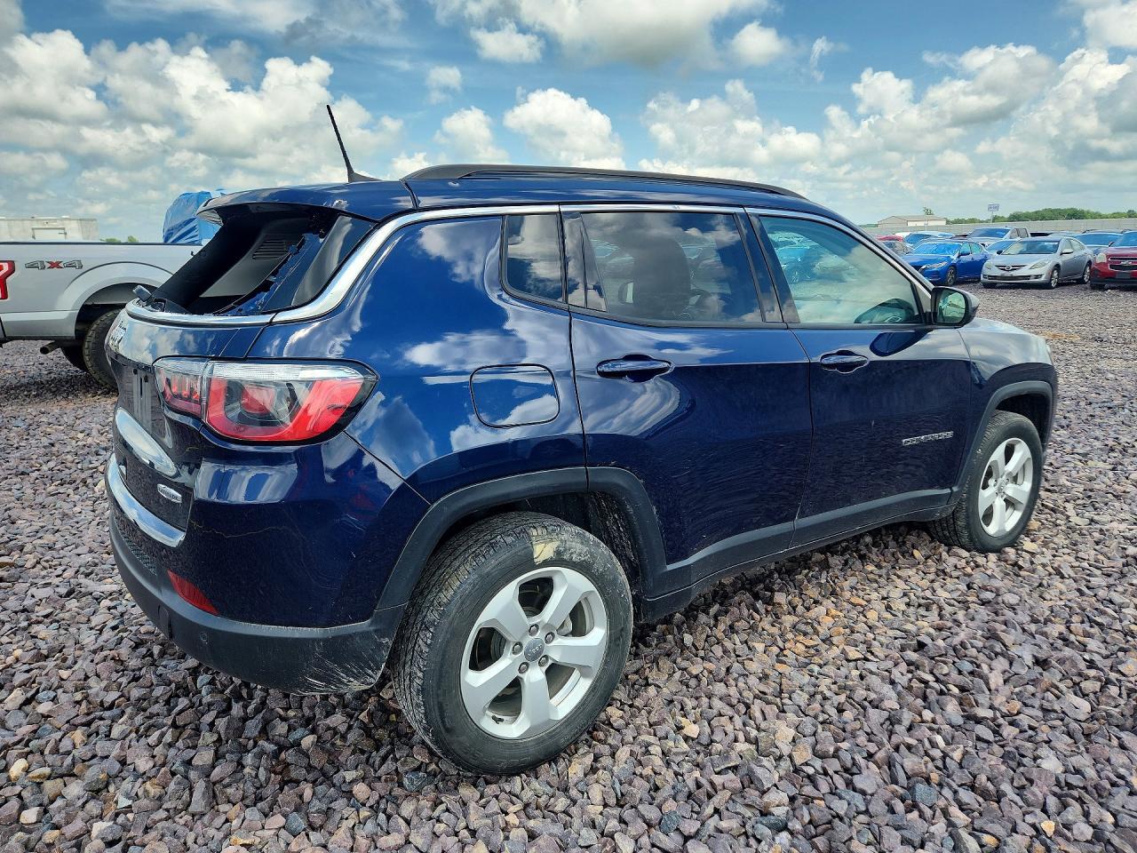 2019 Jeep Compass Latitude - Image 3