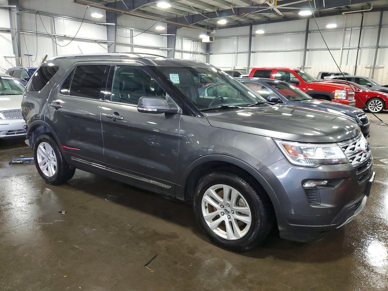 2019 Ford Explorer Xlt - Фото 4
