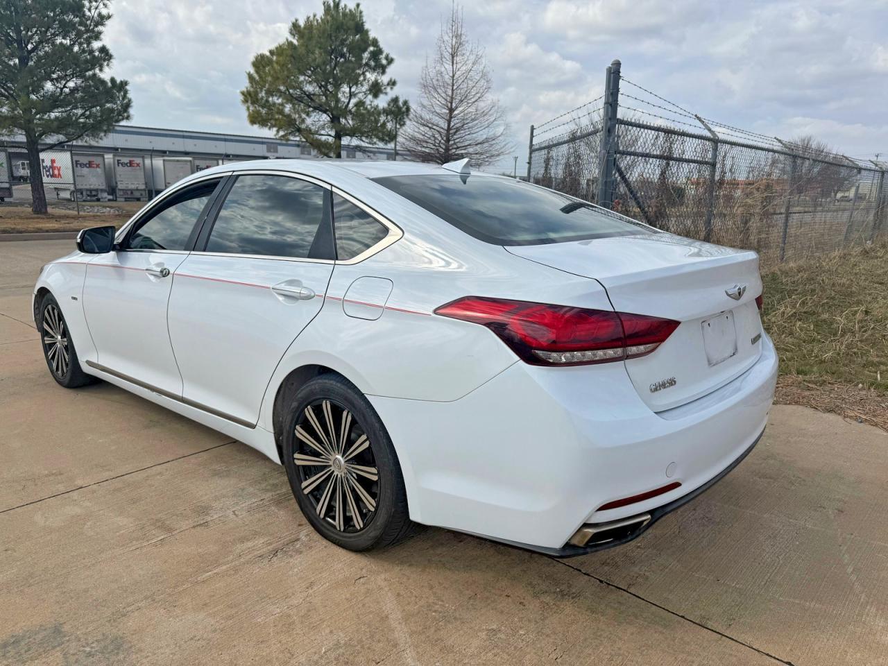 2015 Hyundai Genesis 3.8L - Image 3