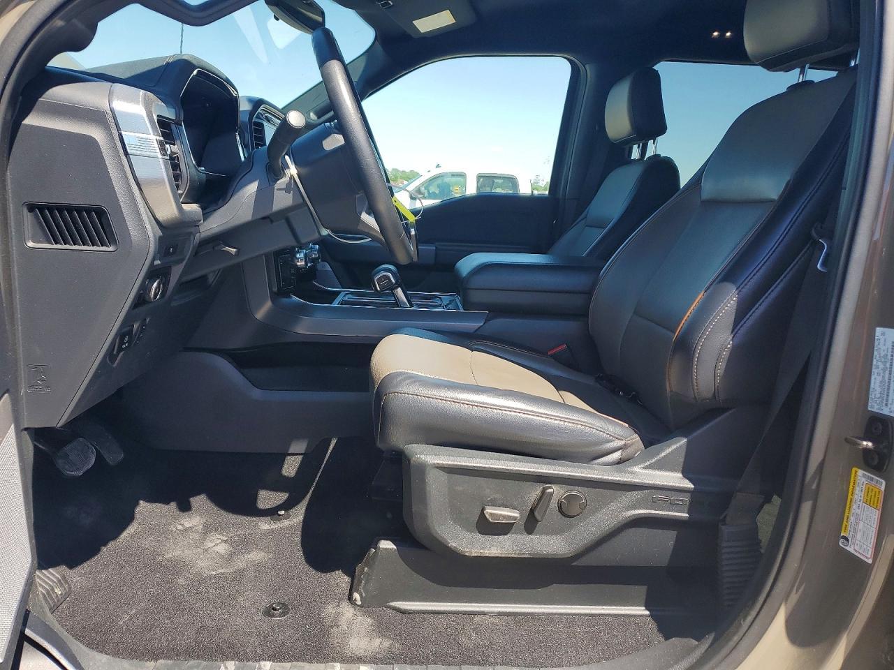 2025 Ford F150 Lariat - Фото 7
