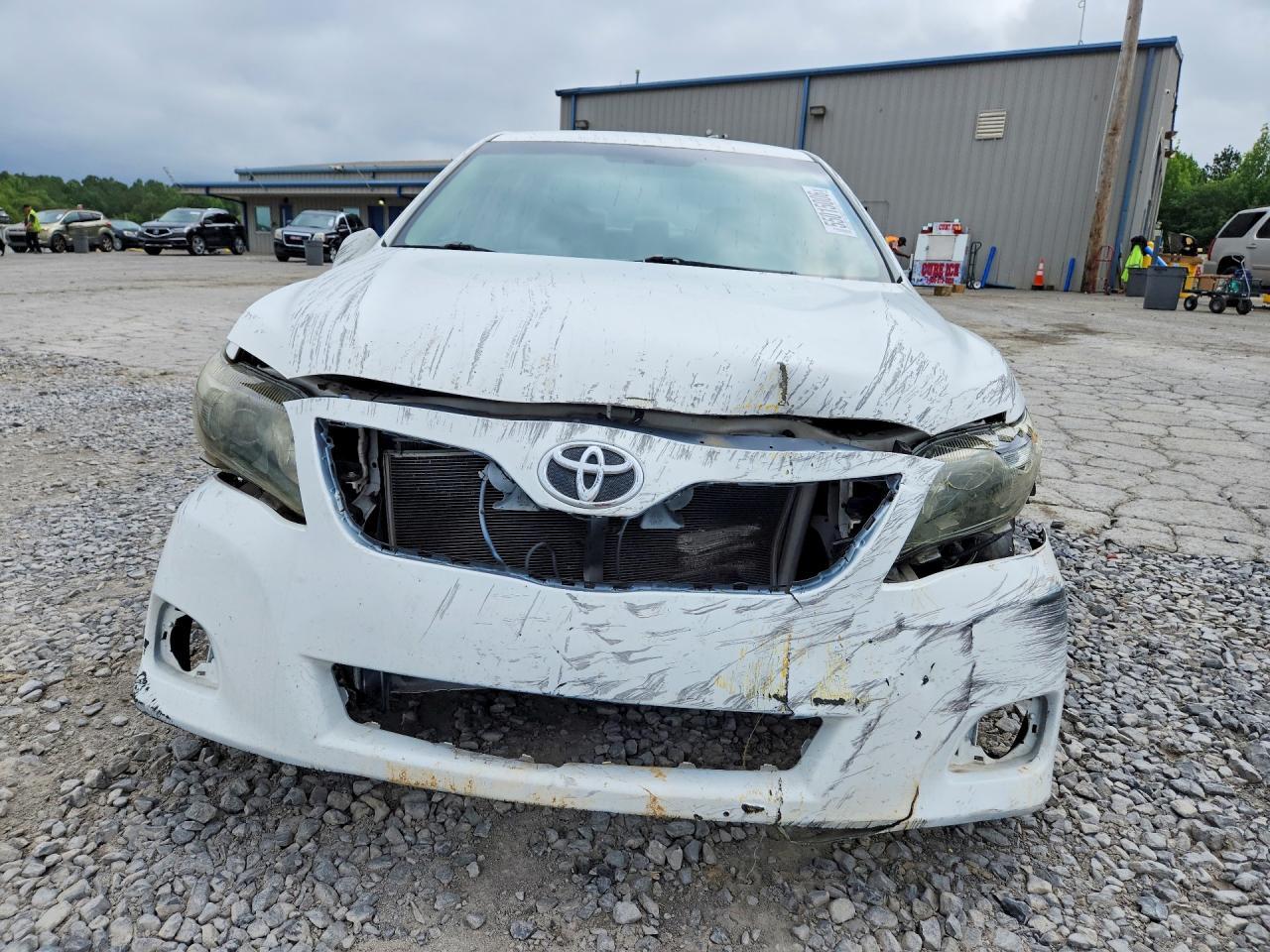 2011 Toyota Camry Le - Фото 5