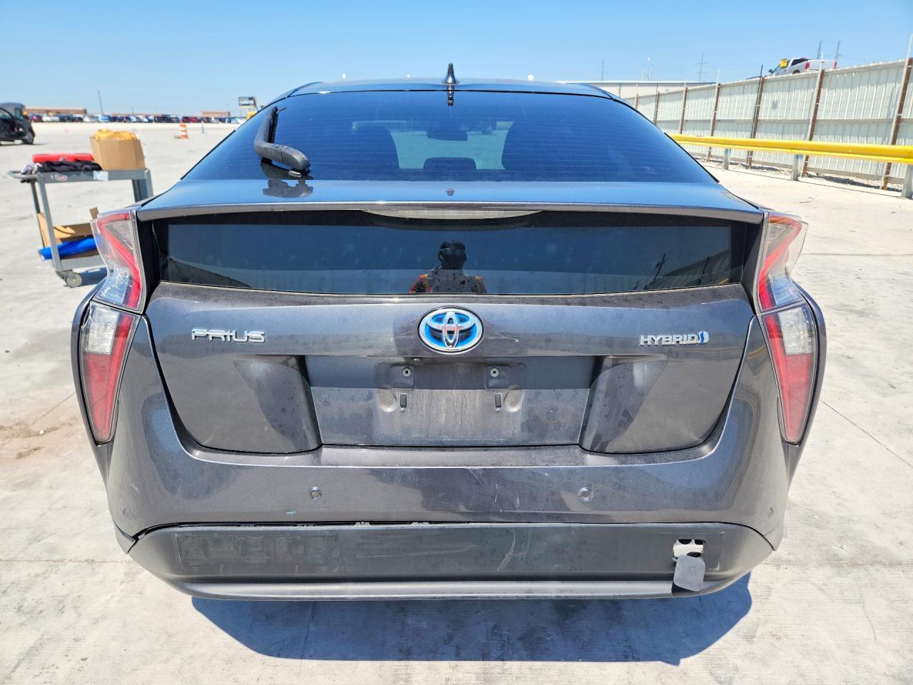 2018 Toyota Prius Two - Image 6