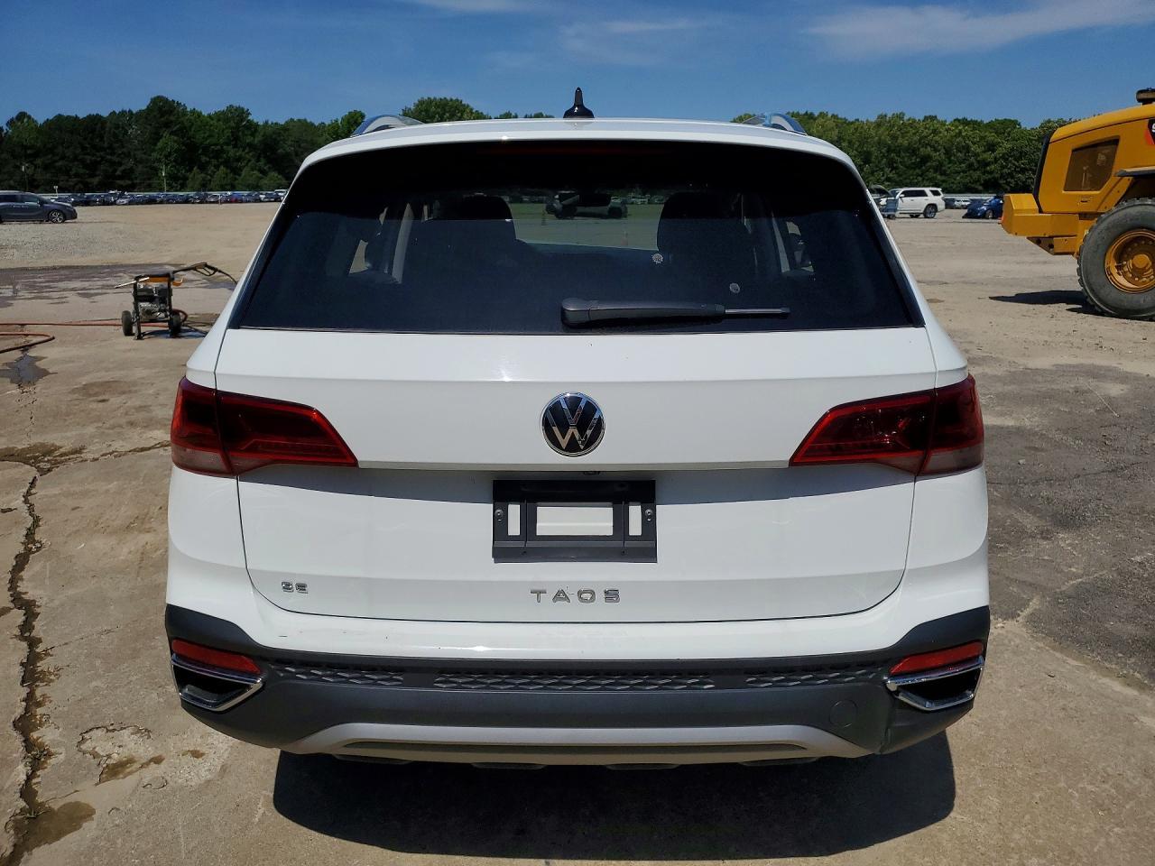 2024 Volkswagen Taos Se - Image 6