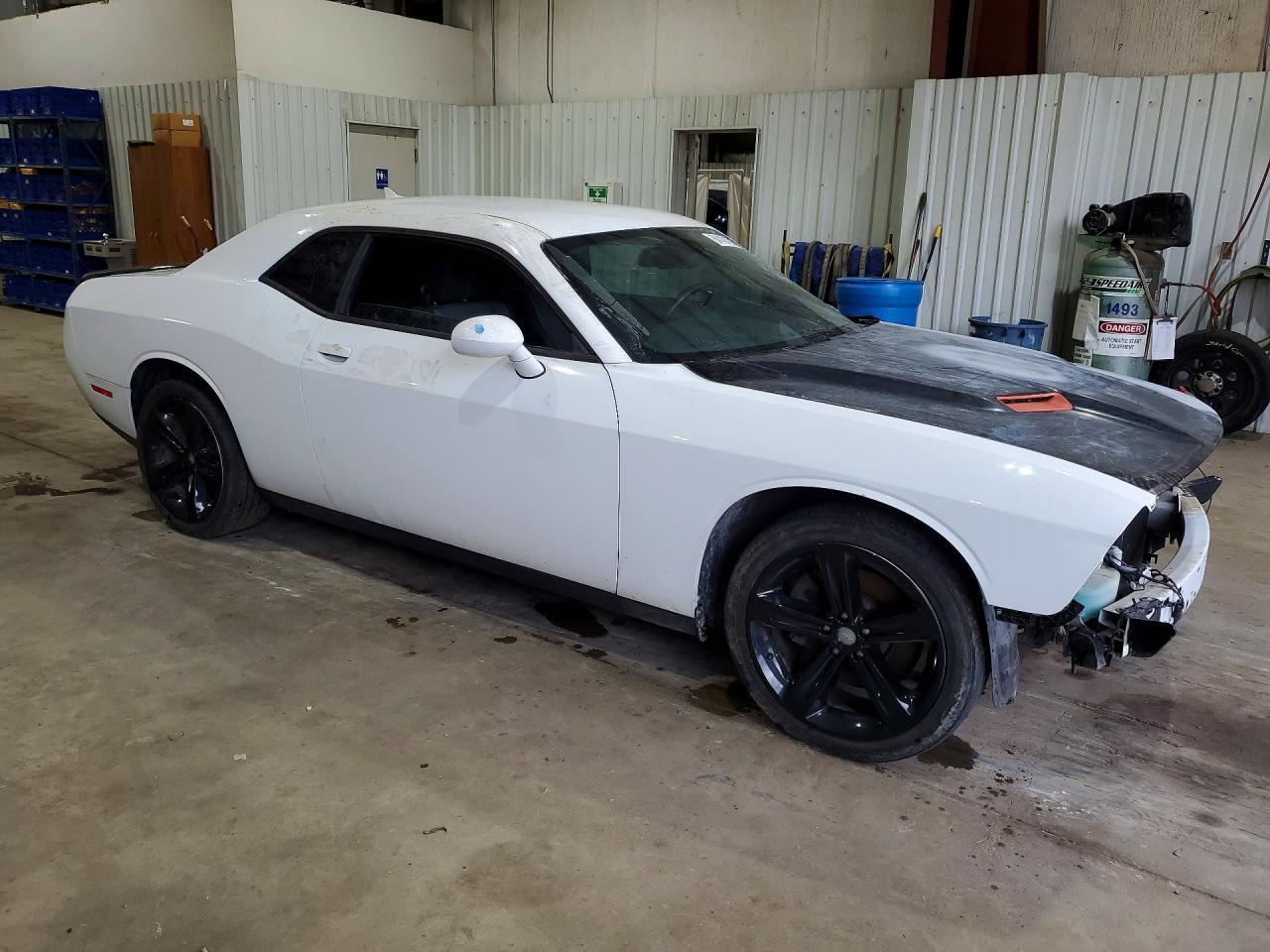 2015 Dodge Challenger Sxt - Image 4