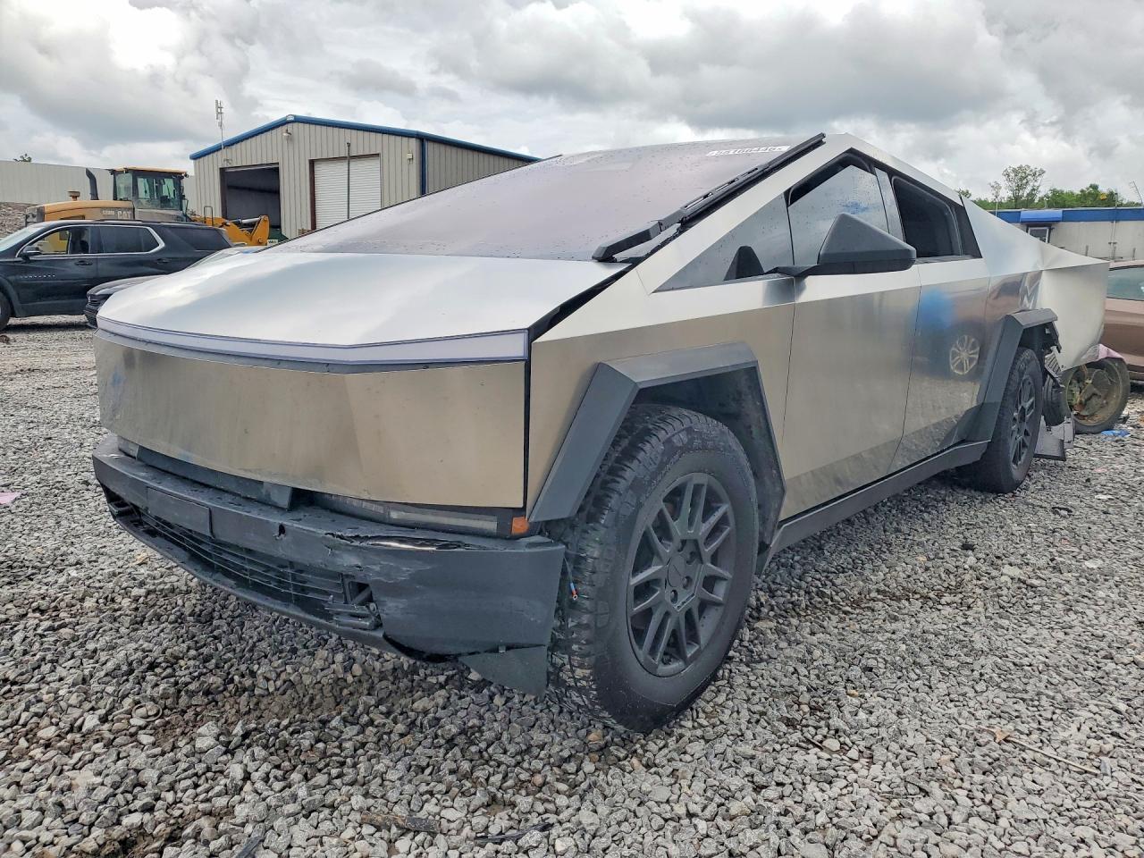 2025 Tesla Cybertruck