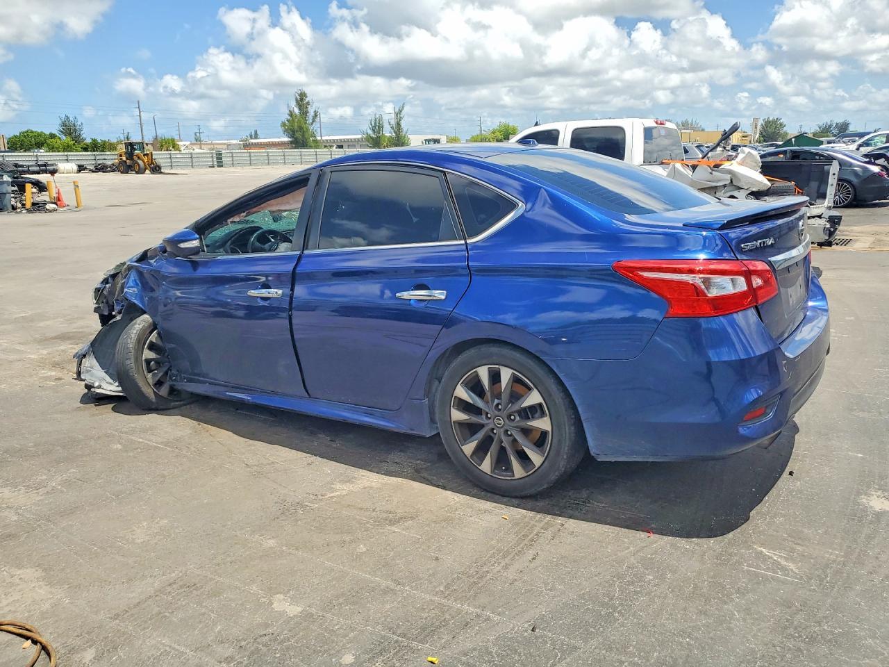 2019 Nissan Sentra Sr - Image 2