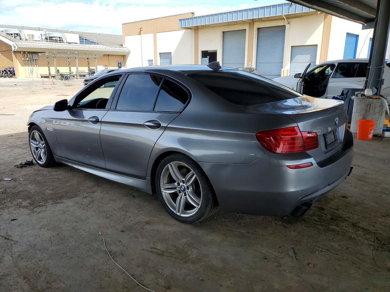 2016 BMW 550 I - Фото 2