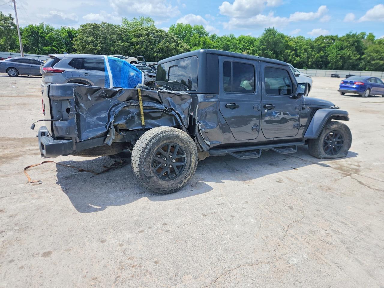2021 Jeep Gladiator Sport - Фото 3