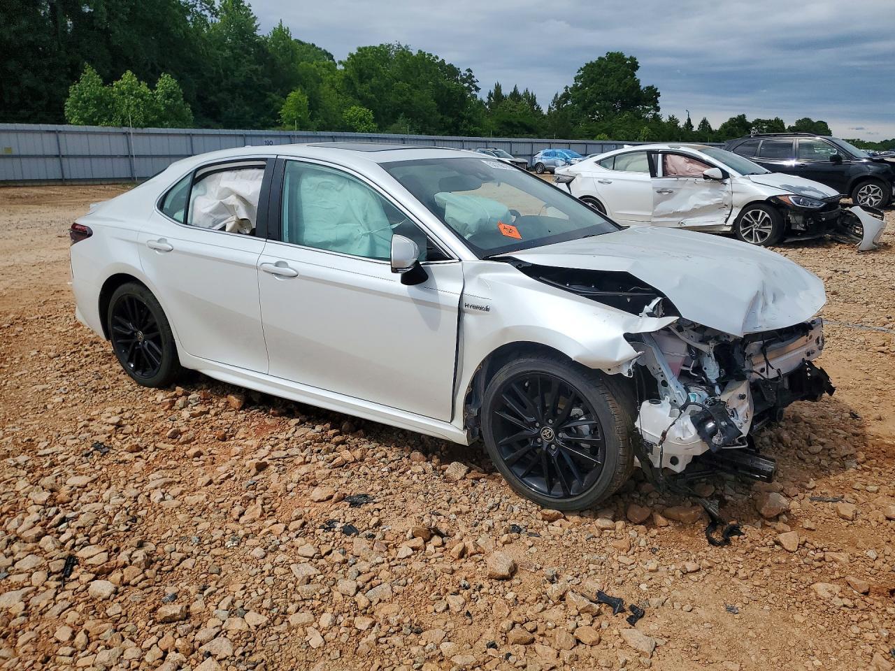 2021 Toyota Camry Xse - Фото 4