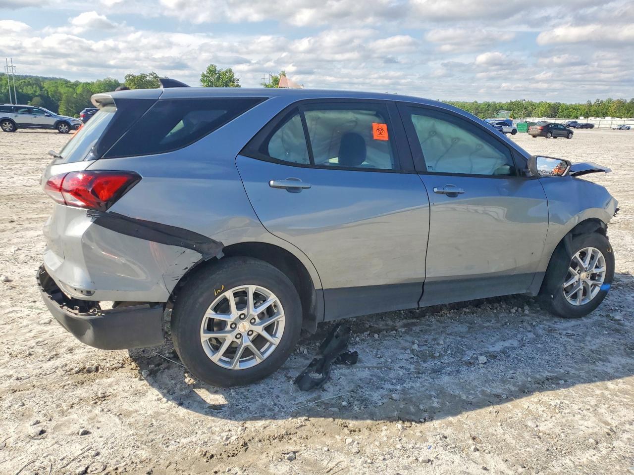 2024 Chevrolet Equinox Ls - Image 3