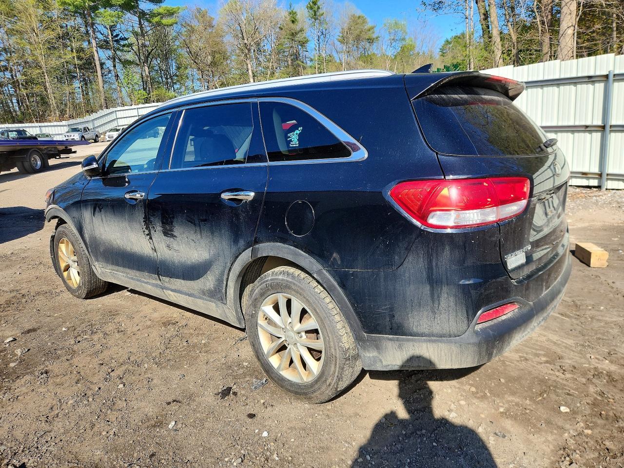 2018 Kia Sorento Lx - Image 2