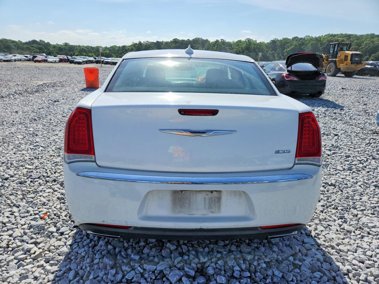 2015 Chrysler 300 Limited - Фото 6