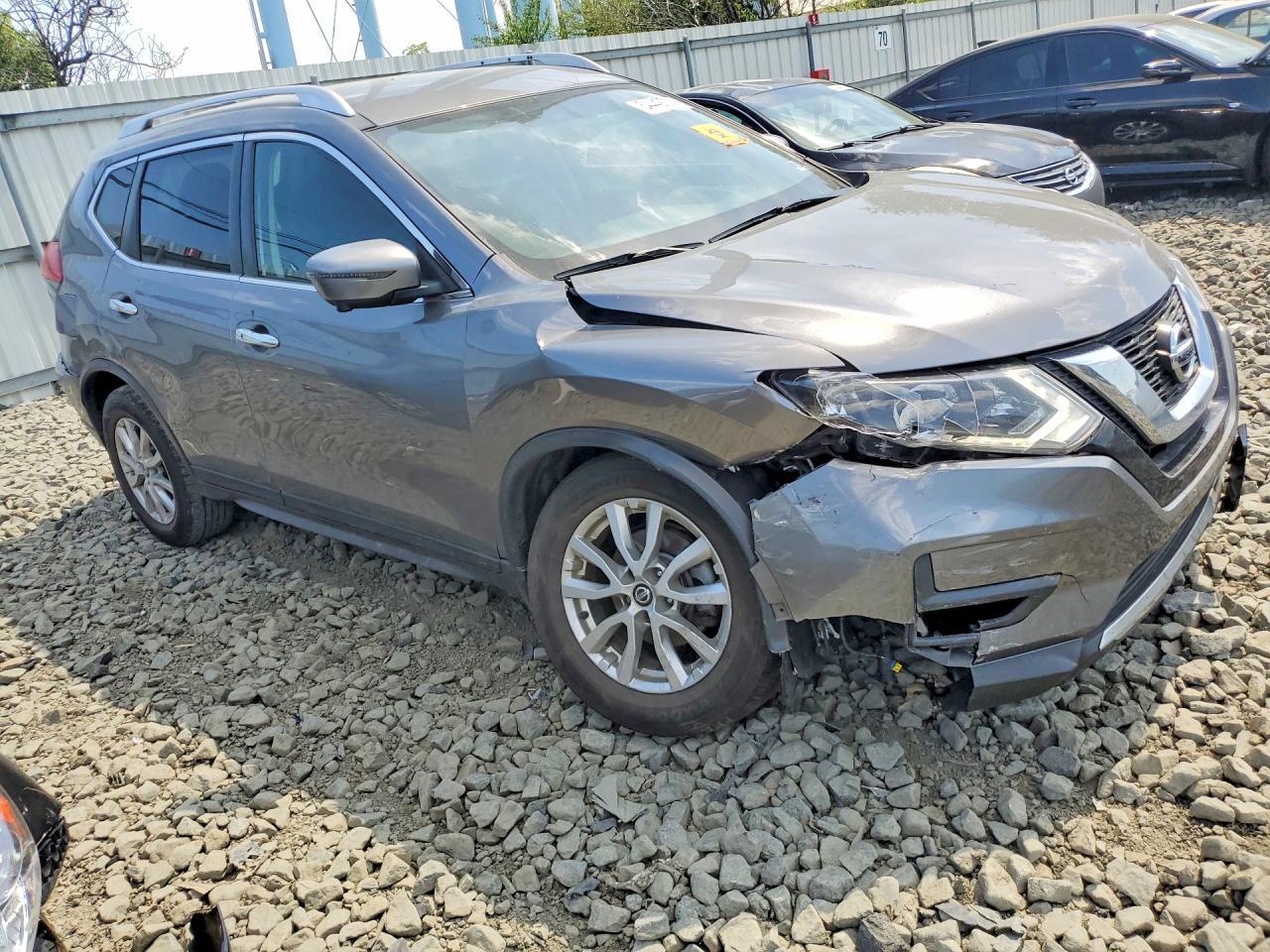 2017 Nissan Rogue Sv - Image 4