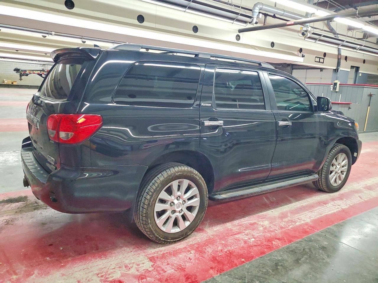 2016 Toyota Sequoia Platinum - Image 3