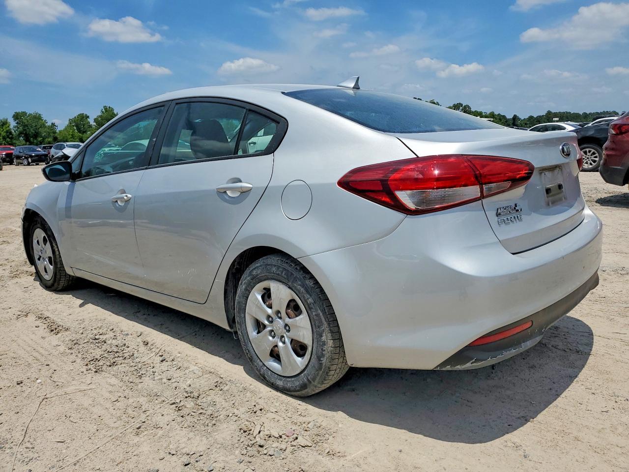2017 Kia Forte Lx - Image 2