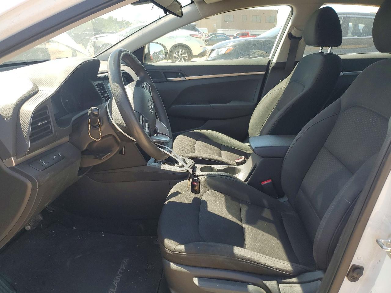 2020 Hyundai Elantra Se - Фото 7
