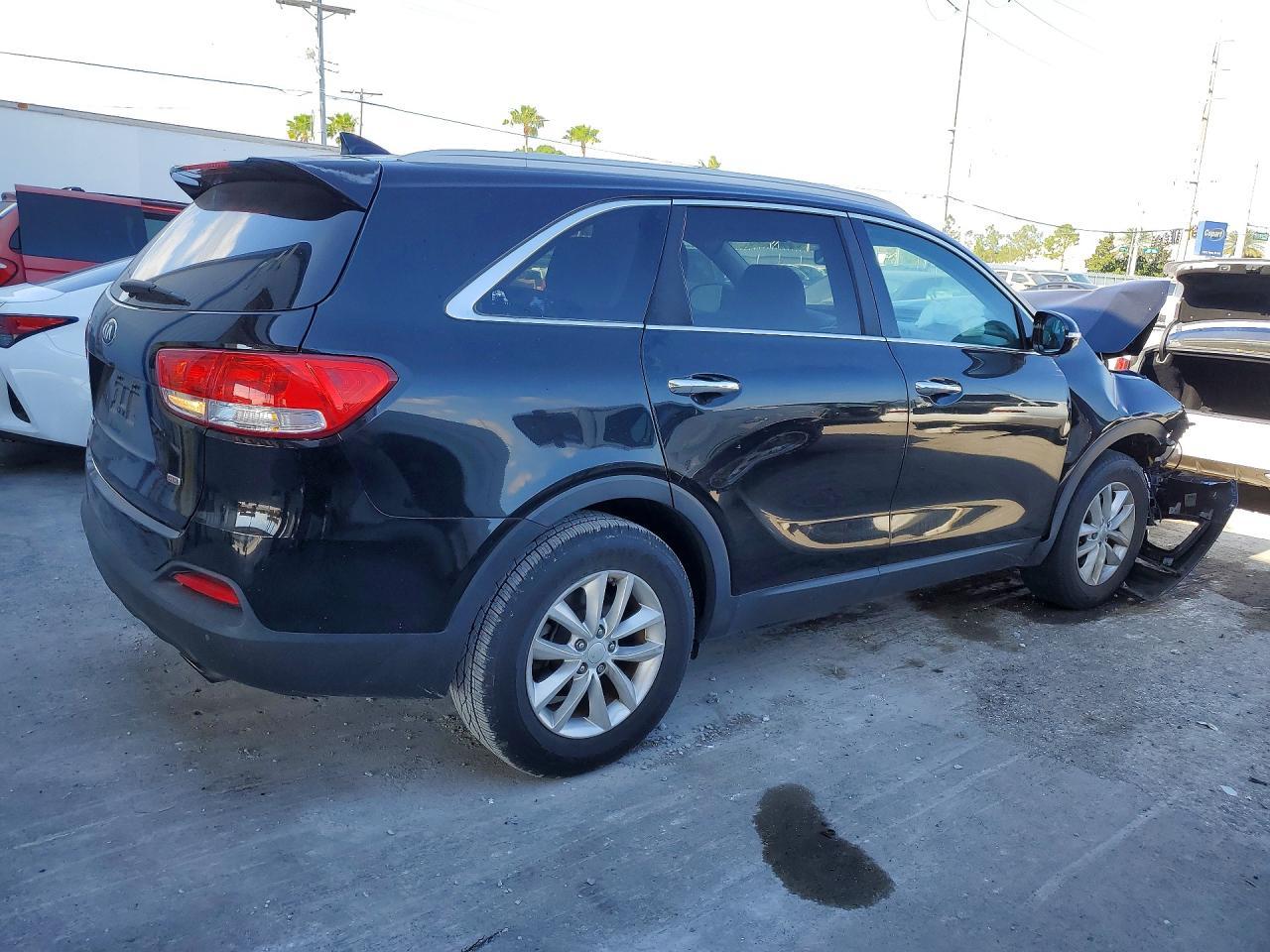 2017 Kia Sorento Lx - Image 3