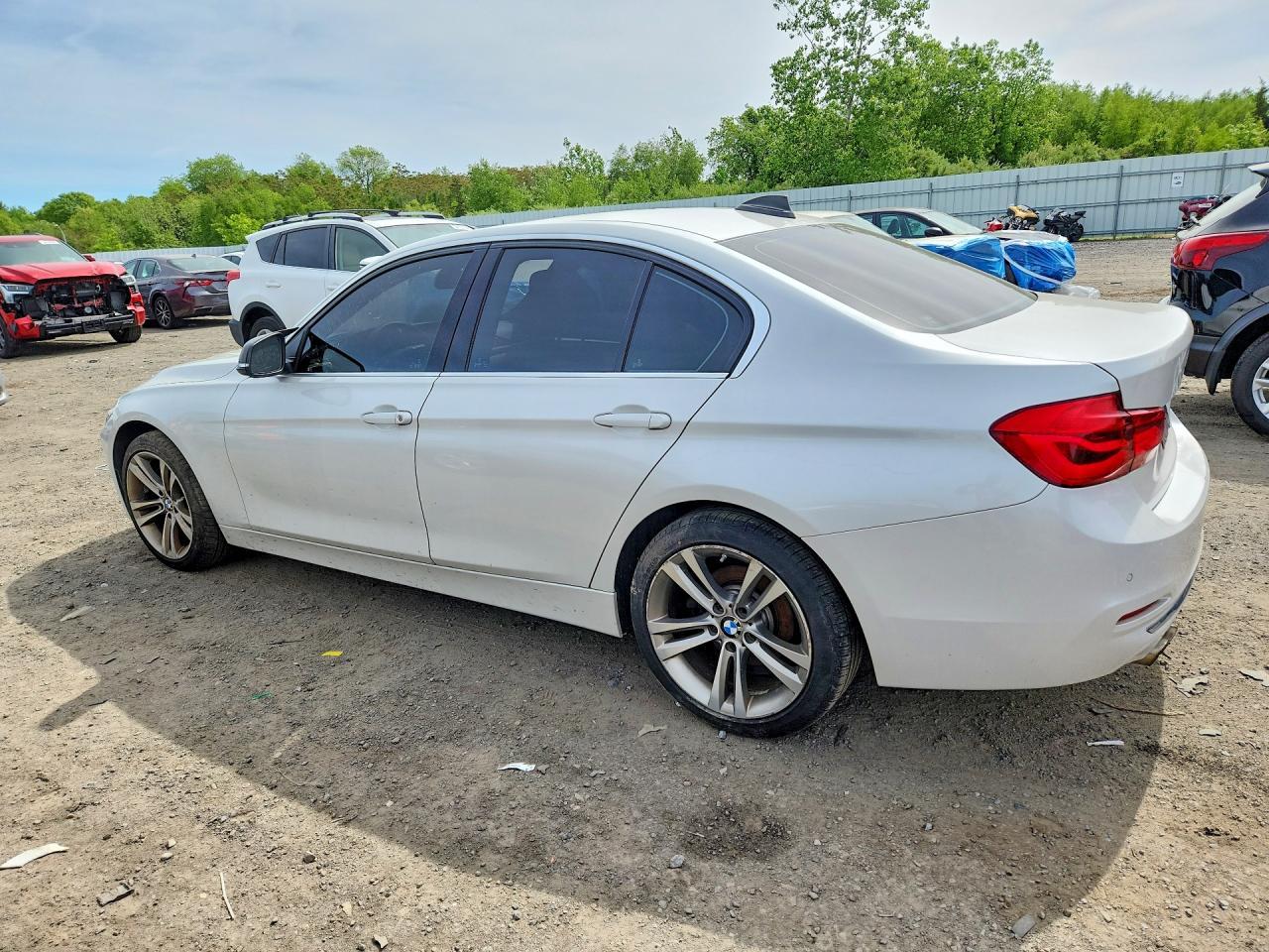 2017 BMW 330 Xi - Фото 2