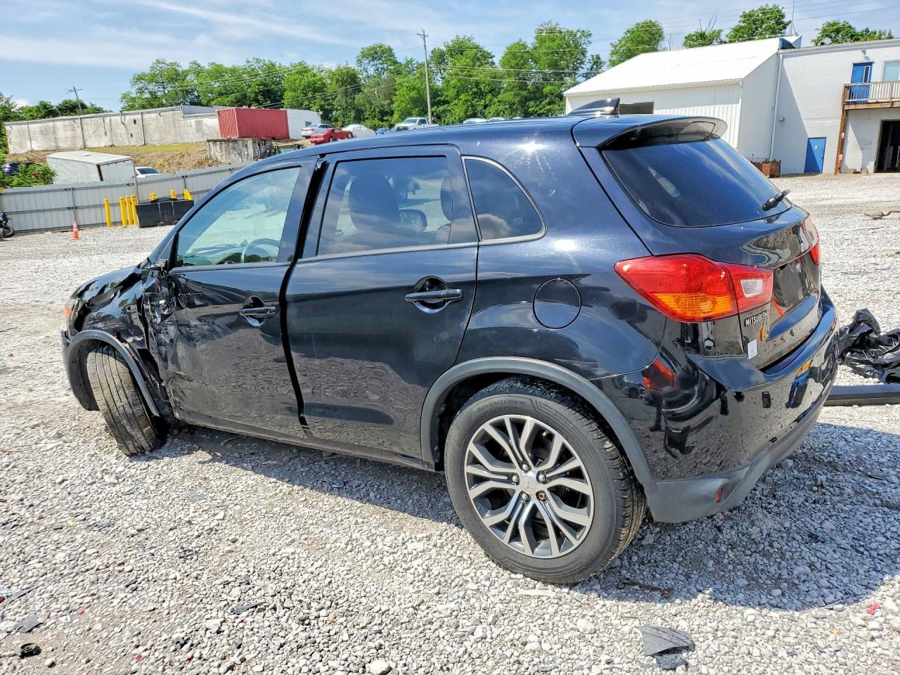 2017 Mitsubishi Outlander Sport Es - Image 2