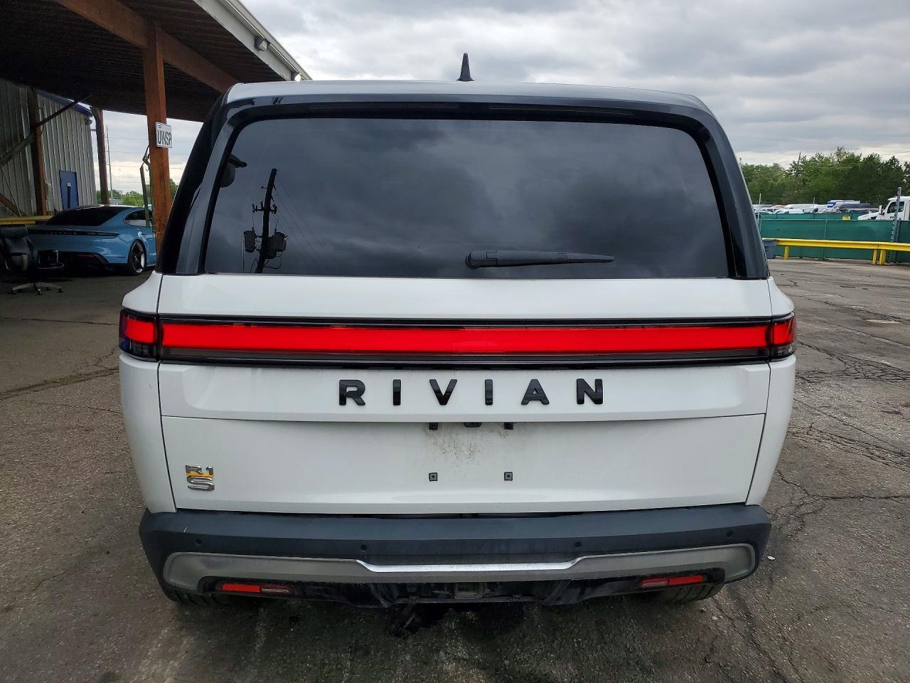 2023 Rivian R1S Adventure - Image 6