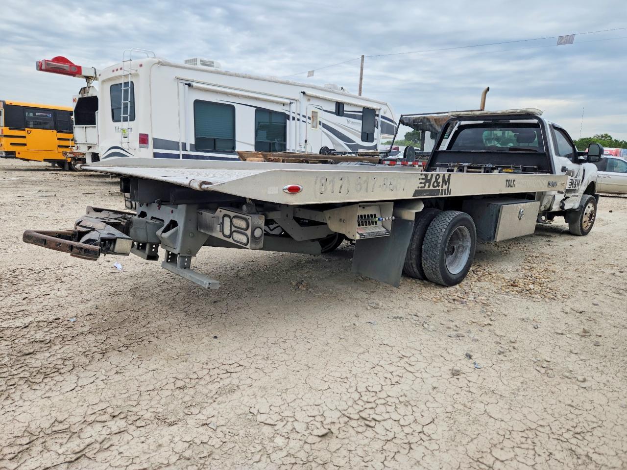 2019 Ford F550 Super Duty - Image 3