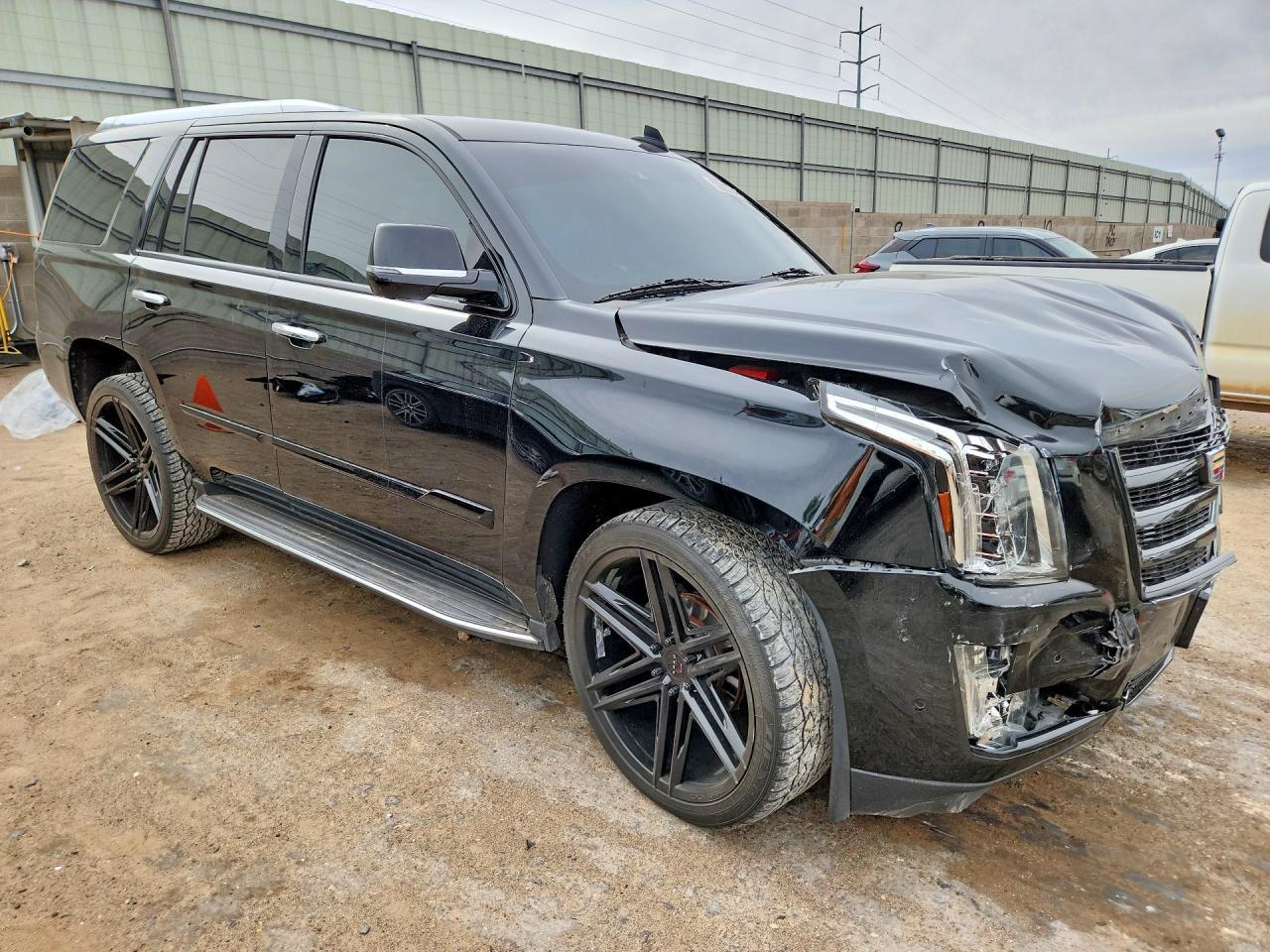 2019 Cadillac Escalade Luxury - Image 4
